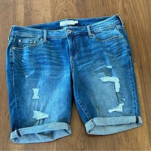 Torrid First At Fit Denim Mid Rise Jean Shorts Blue Distressed Women's Size 18